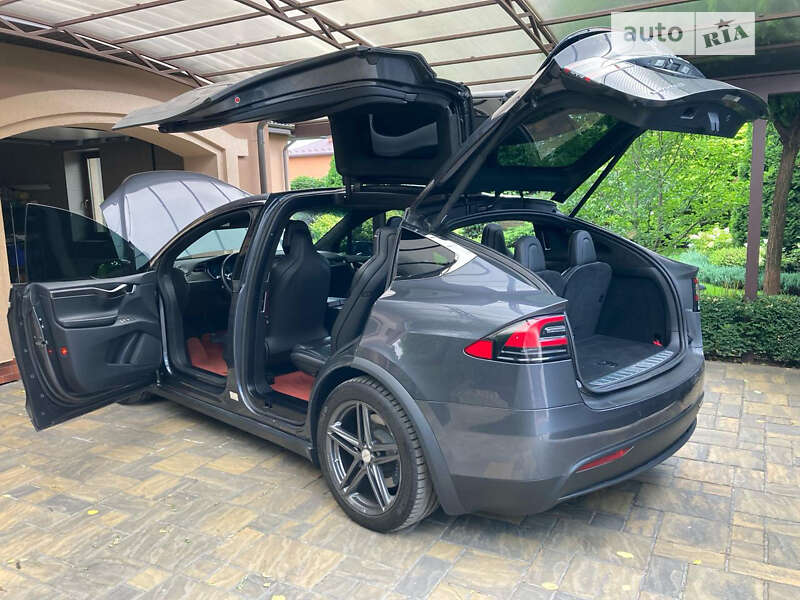 Позашляховик / Кросовер Tesla Model X 2017 в Києві