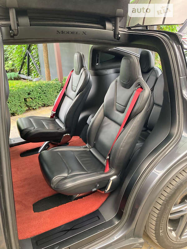 Позашляховик / Кросовер Tesla Model X 2017 в Києві