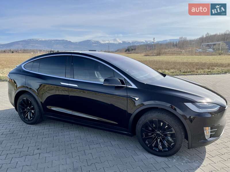 Позашляховик / Кросовер Tesla Model X 2017 в Житомирі