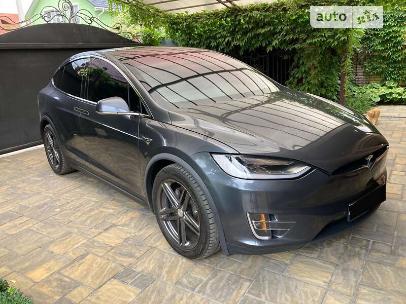 Позашляховик / Кросовер Tesla Model X 2017 в Києві