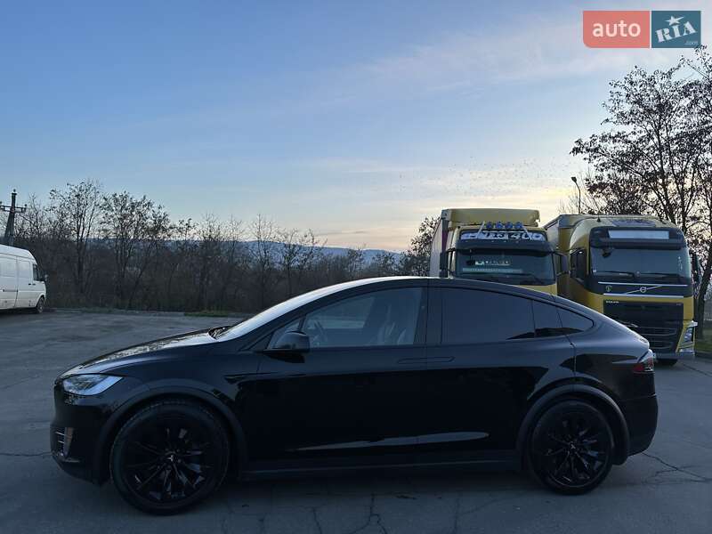 Позашляховик / Кросовер Tesla Model X 2018 в Тячеві