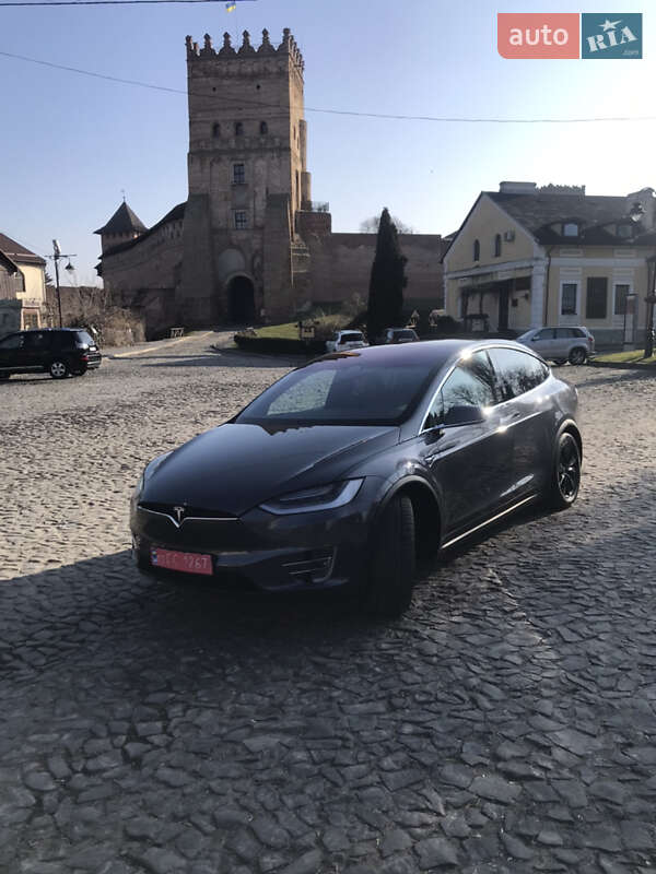 Tesla Model X 2017