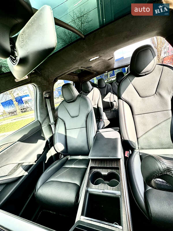 Tesla Model X 2022