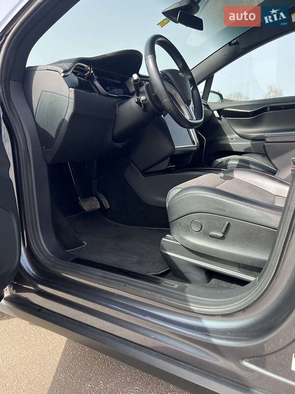 Позашляховик / Кросовер Tesla Model X 2018 в Києві