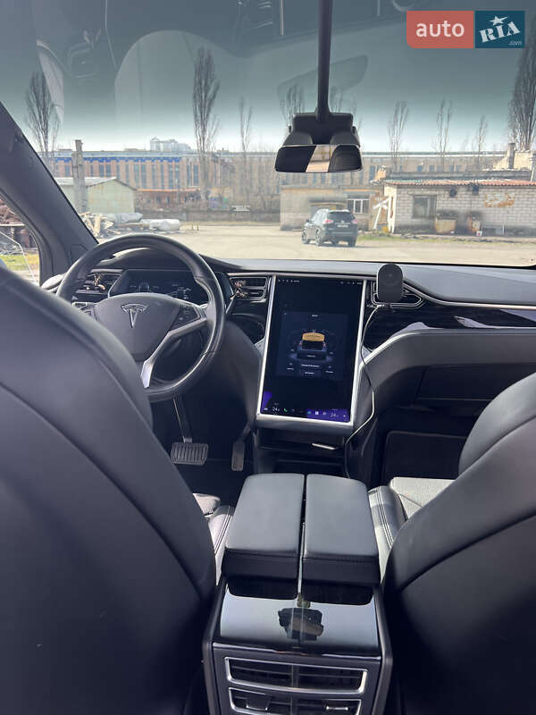 Позашляховик / Кросовер Tesla Model X 2018 в Києві