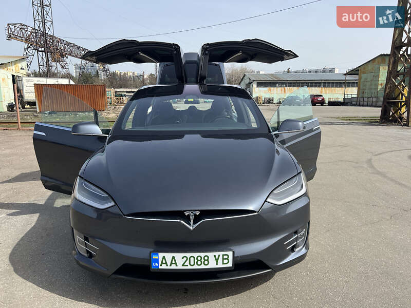Позашляховик / Кросовер Tesla Model X 2018 в Києві
