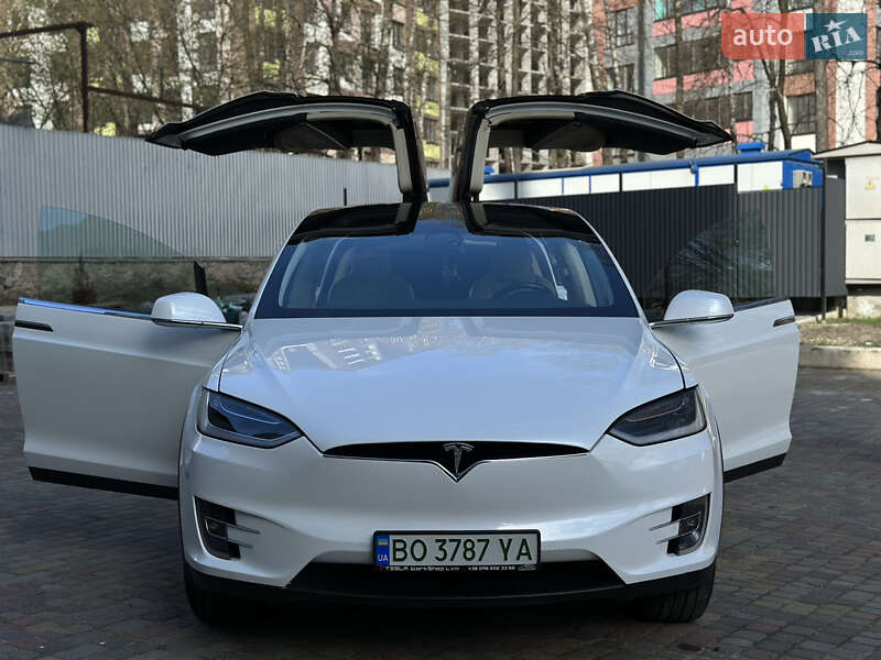 Внедорожник / Кроссовер Tesla Model X 2016 в Тернополе