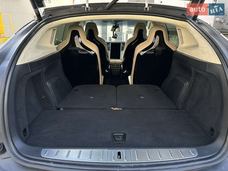 Внедорожник / Кроссовер Tesla Model X 2016 в Тернополе