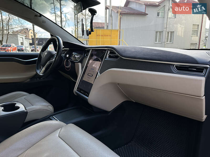 Внедорожник / Кроссовер Tesla Model X 2016 в Тернополе