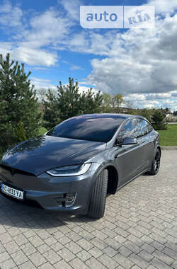 Tesla Model X 2019