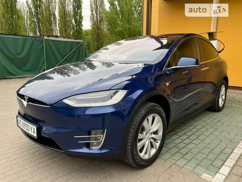 Внедорожник / Кроссовер Tesla Model X 2017 в Луцке