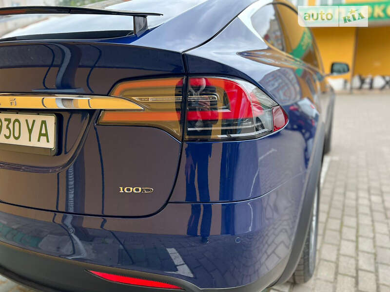 Позашляховик / Кросовер Tesla Model X 2017 в Луцьку