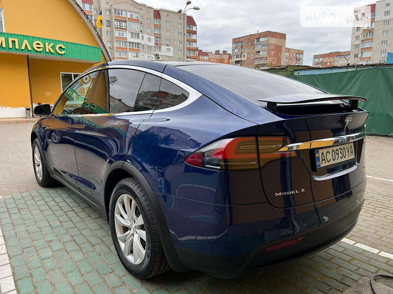 Позашляховик / Кросовер Tesla Model X 2017 в Луцьку