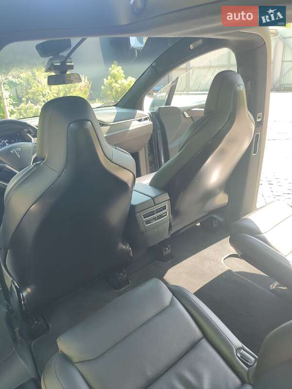 Позашляховик / Кросовер Tesla Model X 2016 в Києві