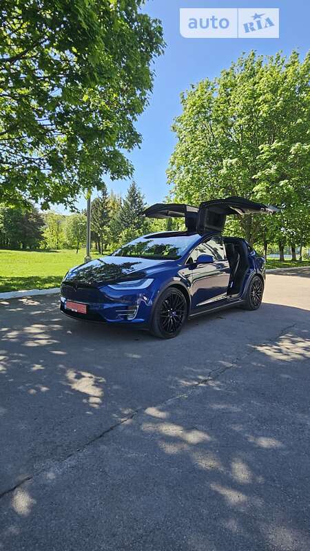 Внедорожник / Кроссовер Tesla Model X 2016 в Ровно