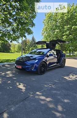 Позашляховик / Кросовер Tesla Model X 2016 в Рівному