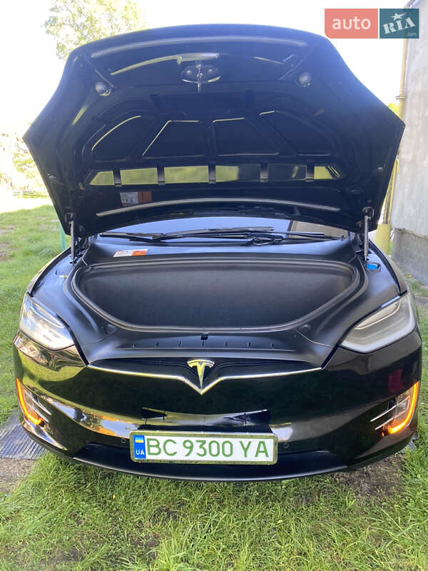 Внедорожник / Кроссовер Tesla Model X 2017 в Жовкве