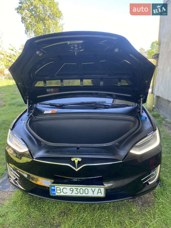Внедорожник / Кроссовер Tesla Model X 2017 в Жовкве