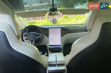 Позашляховик / Кросовер Tesla Model X 2017 в 