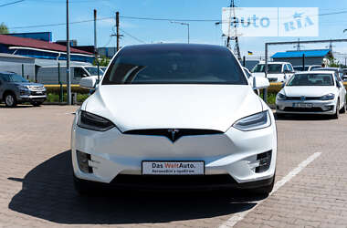 Tesla Model X 2019