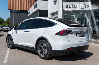 Позашляховик / Кросовер Tesla Model X 2019 в Чернівцях