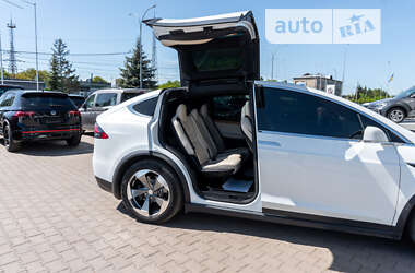 Позашляховик / Кросовер Tesla Model X 2019 в Чернівцях