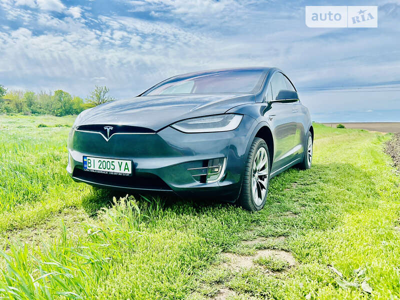 Позашляховик / Кросовер Tesla Model X 2017 в Кременчуці
