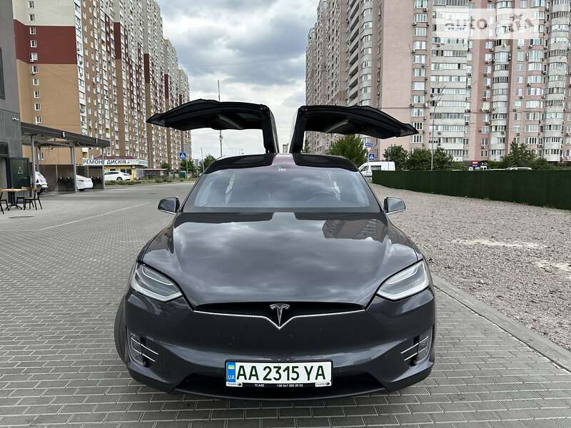 Позашляховик / Кросовер Tesla Model X 2016 в Києві