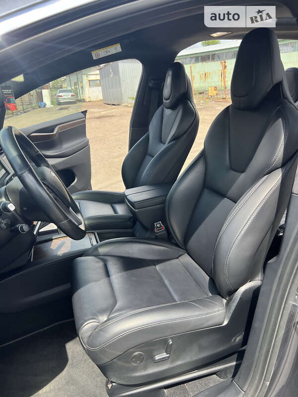 Внедорожник / Кроссовер Tesla Model X 2018 в Киеве