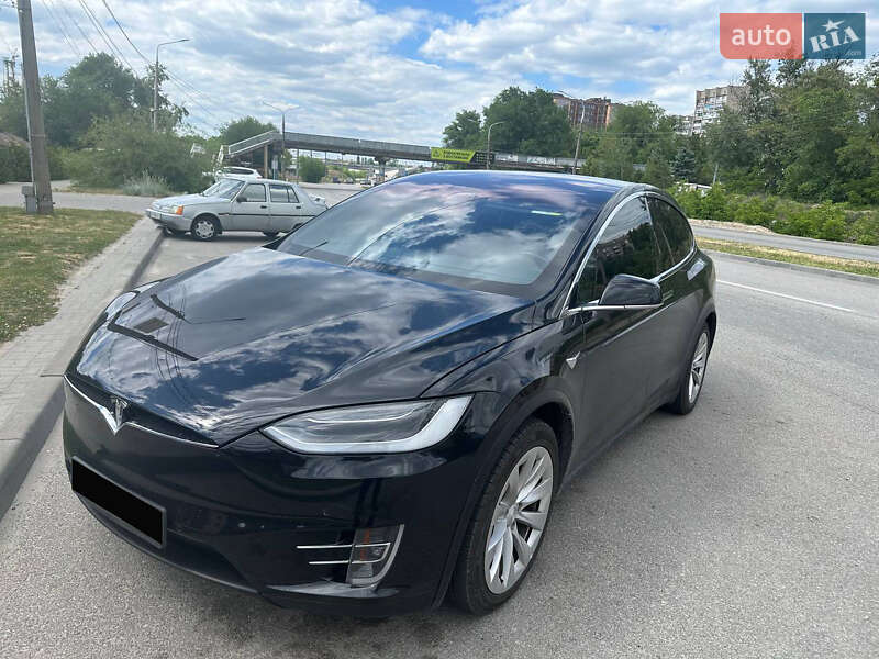 Внедорожник / Кроссовер Tesla Model X 2017 в Запорожье
