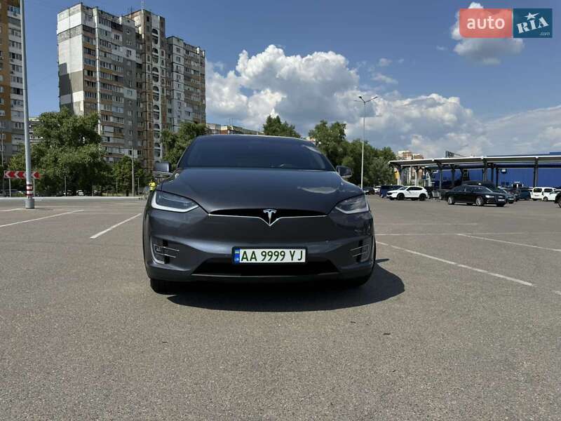 Позашляховик / Кросовер Tesla Model X 2017 в Києві