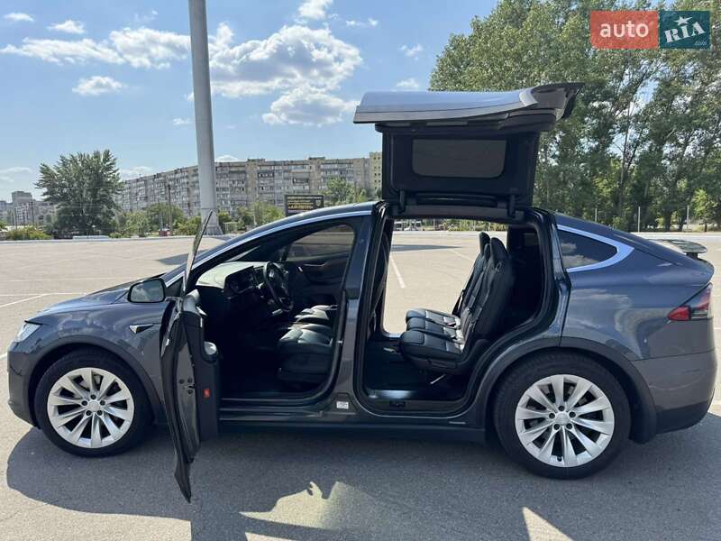 Позашляховик / Кросовер Tesla Model X 2017 в Києві