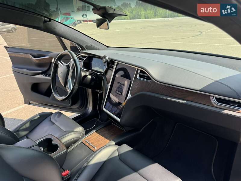 Позашляховик / Кросовер Tesla Model X 2017 в Києві