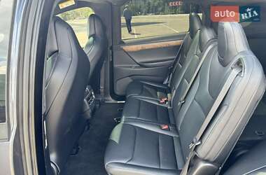 Внедорожник / Кроссовер Tesla Model X 2017 в 