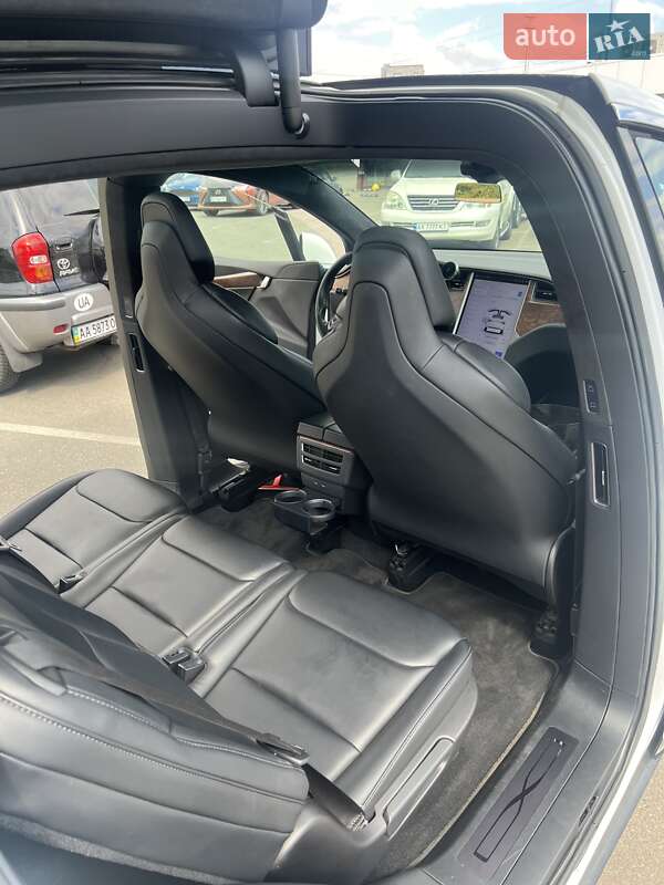 Позашляховик / Кросовер Tesla Model X 2019 в Києві фото 11 Позашляховик / Кросовер Tesla Model X 2019 в Києві