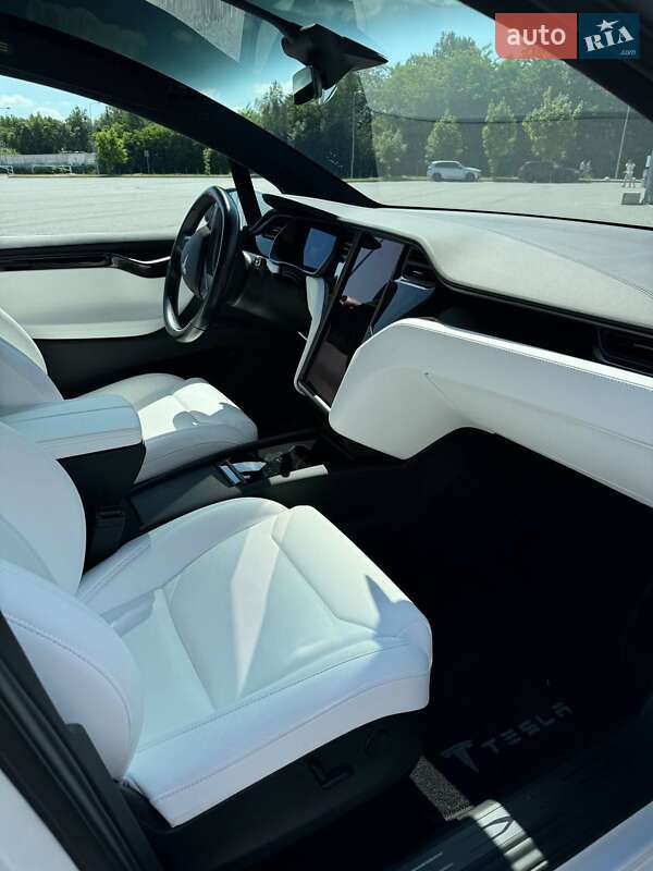 Позашляховик / Кросовер Tesla Model X 2018 в Львові