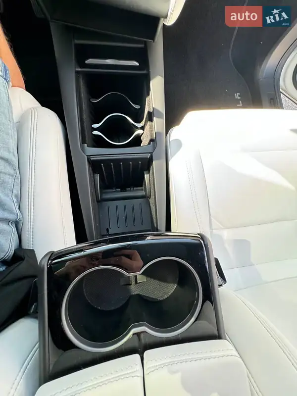 Внедорожник / Кроссовер Tesla Model X 2018 в 