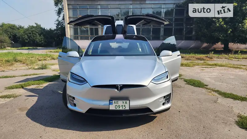 Tesla Model X 2018