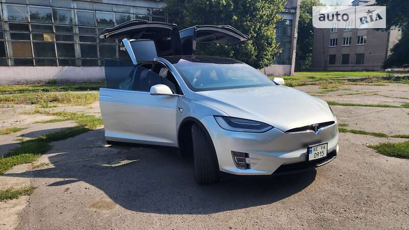 Позашляховик / Кросовер Tesla Model X 2018 в Кам'янському