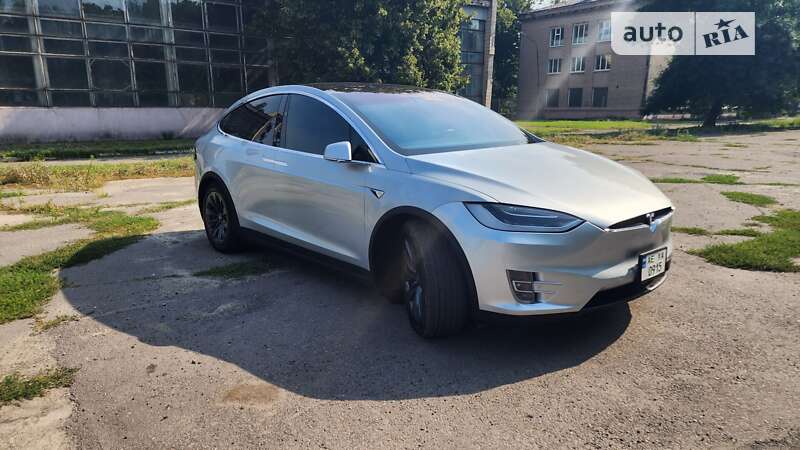 Позашляховик / Кросовер Tesla Model X 2018 в Кам'янському