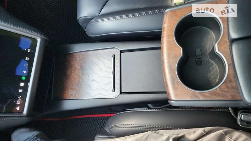Позашляховик / Кросовер Tesla Model X 2018 в Кам'янському