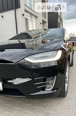 Tesla Model X 2020