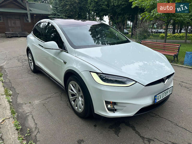 Внедорожник / Кроссовер Tesla Model X 2018 в Киеве