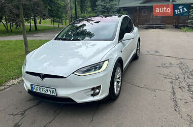 Позашляховик / Кросовер Tesla Model X 2018 в 