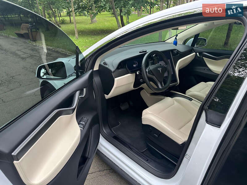 Внедорожник / Кроссовер Tesla Model X 2018 в Киеве