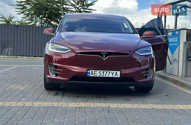 Позашляховик / Кросовер Tesla Model X 2015 в 