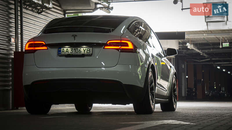 Позашляховик / Кросовер Tesla Model X 2022 в Києві фото 10 Позашляховик / Кросовер Tesla Model X 2022 в Києві