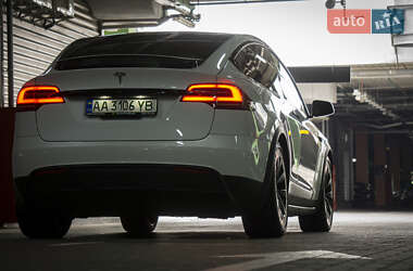 Позашляховик / Кросовер Tesla Model X 2022 в 