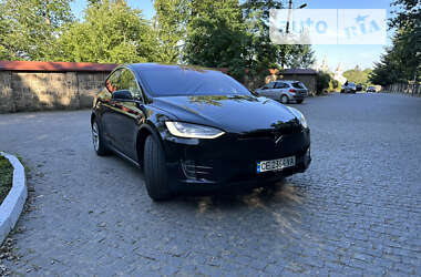 Позашляховик / Кросовер Tesla Model X 2017 в Чернівцях