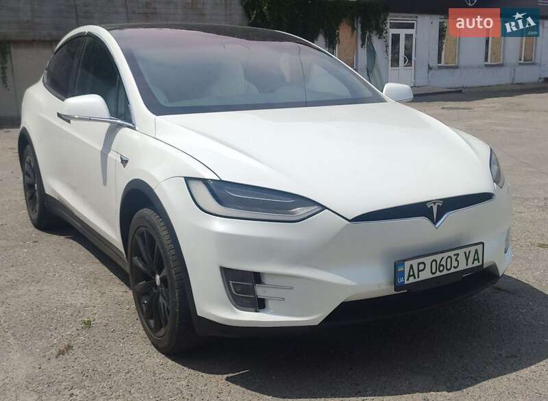 Tesla Model X 2018